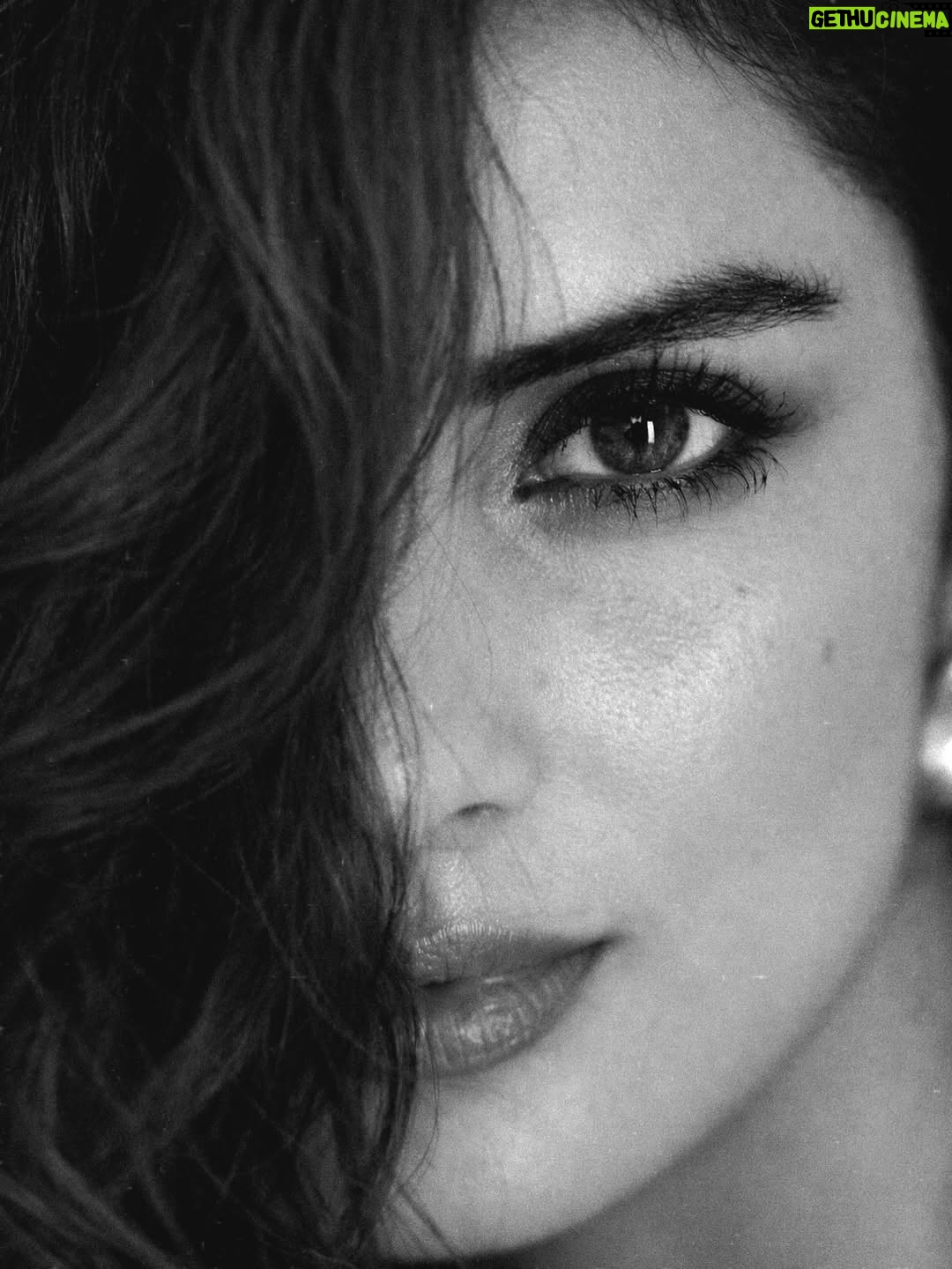 Sonali Kukreja - 2.5K Likes - Hazel glow ✨
#blackandwhite