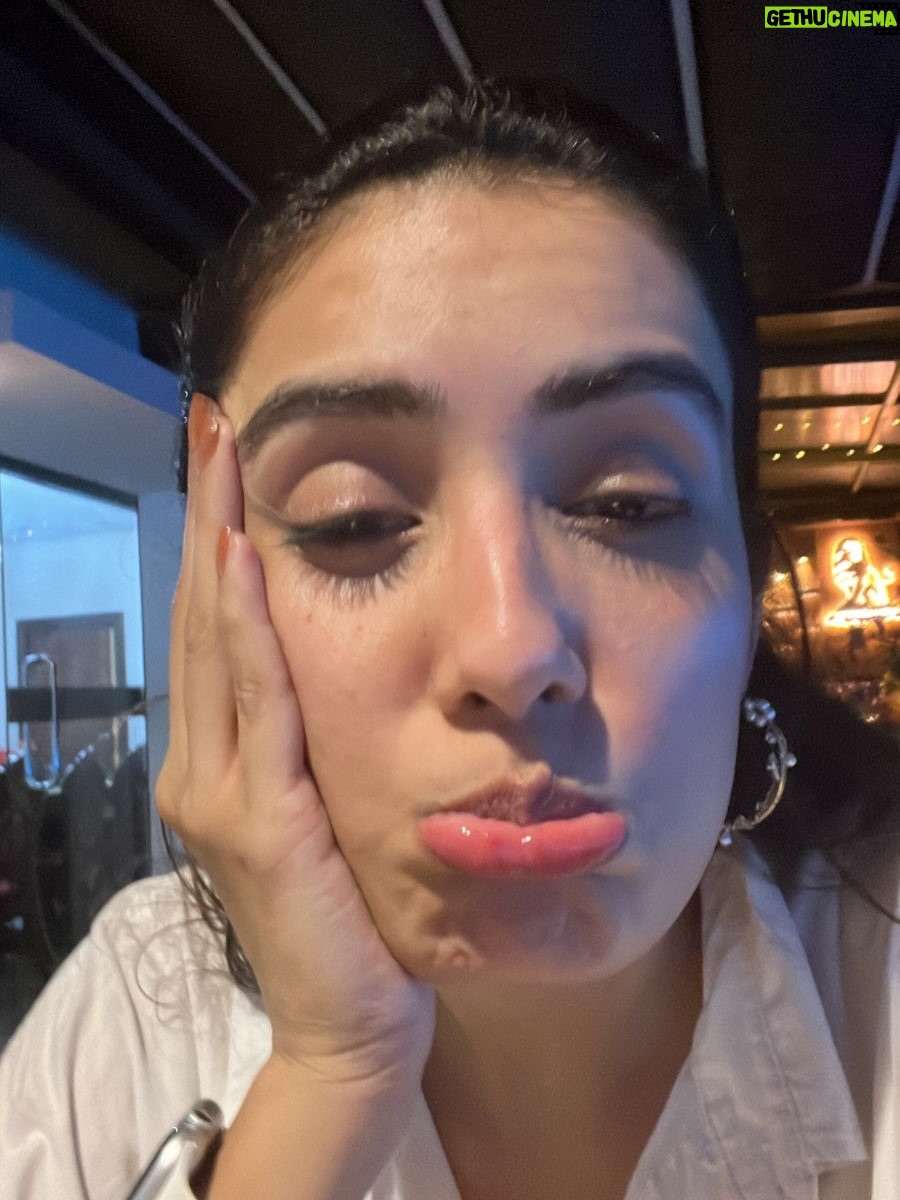 Sonali Kukreja - 2.5K Likes - My love language #makingfaces 🙋‍♀️