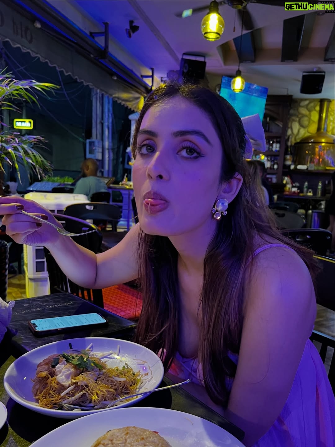 Sonali Kukreja - 2.5K Likes - My love language #makingfaces 🙋‍♀️