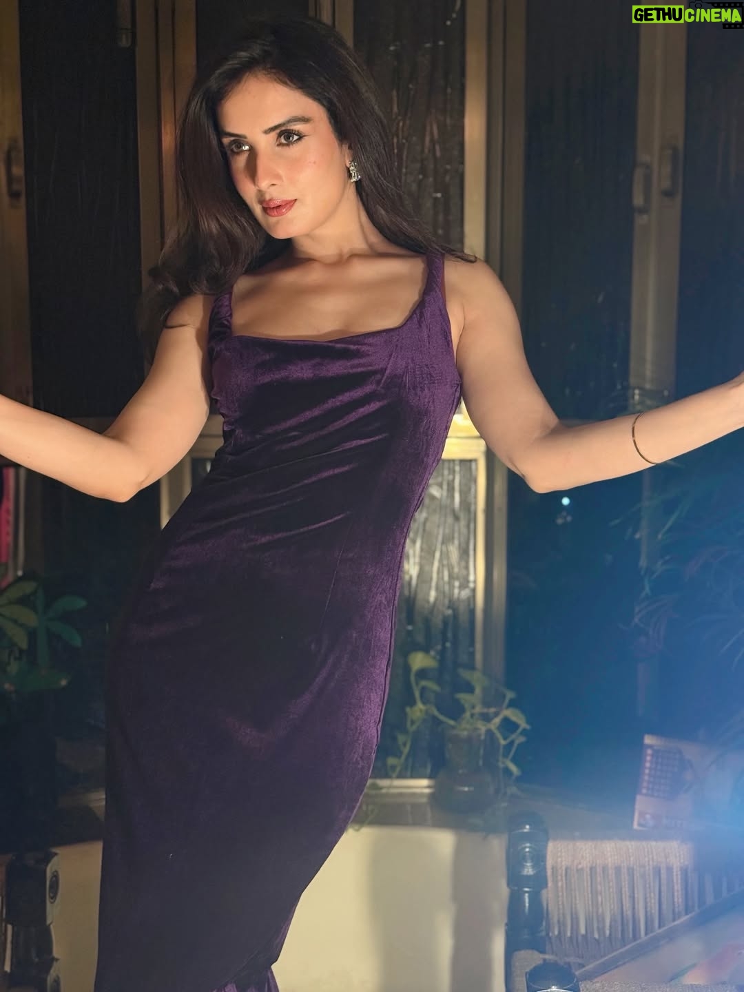 Sonali Kukreja - 2.4K Likes - Well dressed & Well-mannered always 💜
#velvetnights