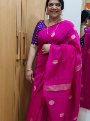 Sonali Pandit Naik Instagram - Sometimes candids are awesome. 
PC: Jayant Naik, who has no other option. 😂
🎉🎊❤️❤️ @ijayantnaik