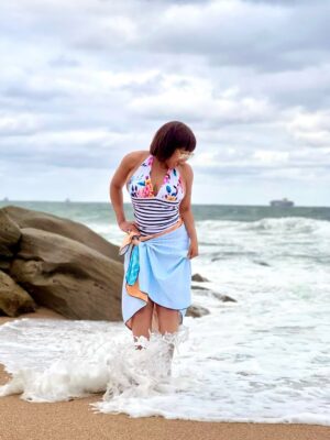 Sonia Mbele Instagram - 🌊🩱🩴🐬