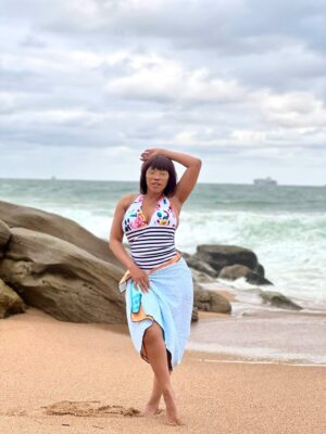 Sonia Mbele Instagram - 🌊🩱🩴🐬