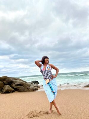 Sonia Mbele Instagram - 🌊🩱🩴🐬
