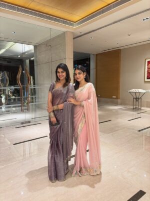 Soniya Suresh Instagram - Sister>>>bestie
.
.
.
.
.
.
[sisters,sarees,sibling,bff]