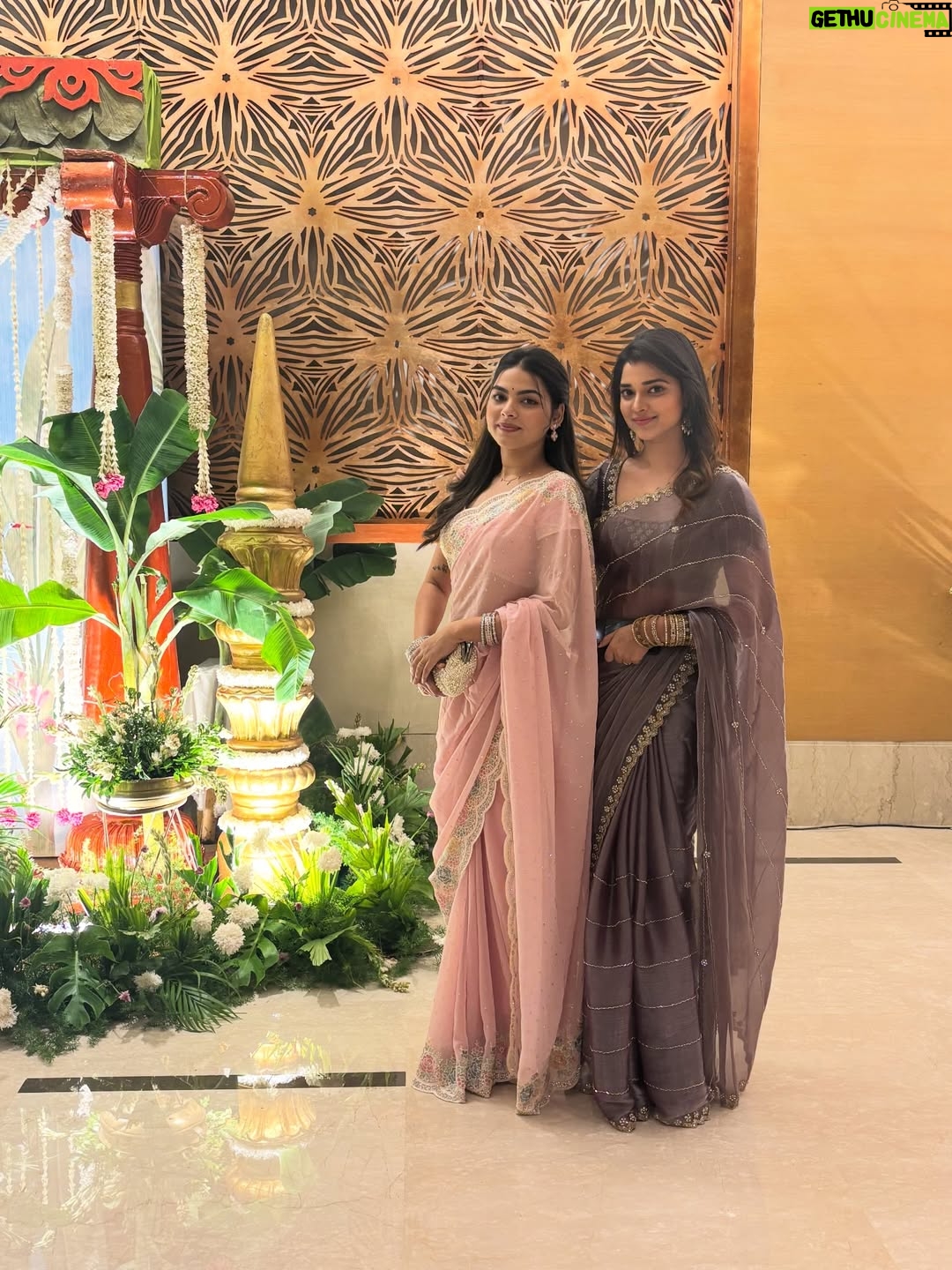 Soniya Suresh - 5.9K Likes - Sister>>>bestie
.
.
.
.
.
.
[sisters,sarees,sibling,bff]