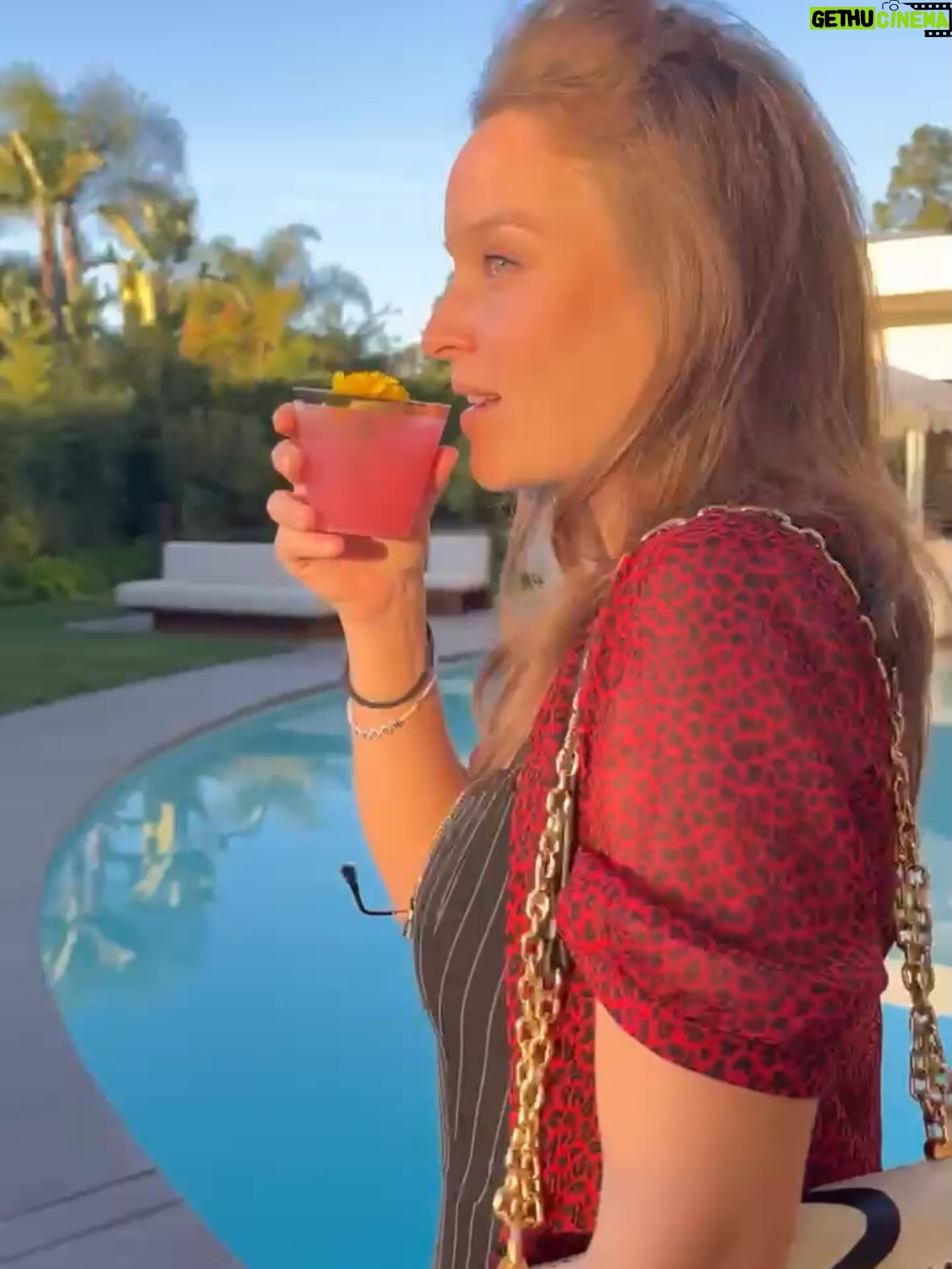 Sonja Gerhardt - 8.1K Likes - Uff…Los Angeles was hast du mit mir gemacht?
What a time! So schön, so warmherzig, so viele neue Erfahrungen und Blickwinkel!
I miss you so deeply! See you soon!