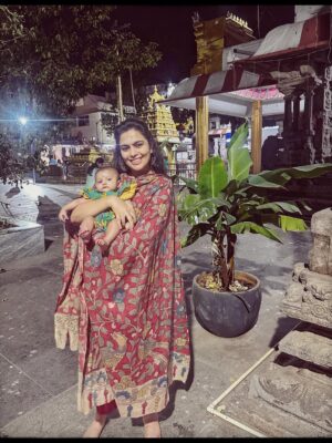Sonu Gowda Instagram - Sometimes you don’t know what universe has in store, what it’s trying to say, but everything feels like a miracle.Four years ago, we lost someone dear —and on the very same day, a little bundle of joy, my dream, arrived. She’s been magic in human form.It was a natural delivery,her water bag broke in the morning, and by evening she was here. She didn’t cry when she was born, she just looked at everyone quietly, and after half an hour, she made her first little “huyyaaa” sound.The first three months, I was paranoid, constantly wondering if we were doing things right, if mom and daughter were okay, if I was capable enough. It was tough. Then came her little surprises — turning around for the first time on her parents’ wedding anniversary, Feb 18th.
On March 17th, we pierced her tiny ears.
On March 23rd, my birthday, we named her SHARADA.From calling her “Amma” first, to saying “Thatha” (her most favouritest), “Ammummummm” to my mom, and “Pop” to her dad — every word melted our hearts. At first, she didn’t know what to call me it was “ayeee bhaaa”… and now it’s “Maaaaaa baaaa”the sweetest sound in my world. 💖Those midnight cuddles, when she rolls over me and holds my hand tight, that’s the best feeling ever.All we wanted was for her to enjoy the little things, to experience travel, food, colors, sounds, and love. She loves singing and dancing,I still remember how she stole the show at our cousin’s wedding,dancing her heart out with pure excitement till the end. No toy lasts more than an hour — her favorite things are plates, bowls, and spoons. She loves running around the house, hitting them like little instruments.Every animal she sees is a “bow bow,” and whenever she spots God, she folds her tiny hands and says “Jai Jai.”Now she feeds me, and when I act angry or sad, she tries to make me laugh. I know I could write pages about her,never-ending stories of her little miracles. Our days are filled with a million tiny blessings — and today, my little sunshine turns ONE. All I ask is for your love and prayers for my Sharadha — my heart, my miracle, my everything. ♥️♥️♥️ 

Last video by @reflectionsbysupriya