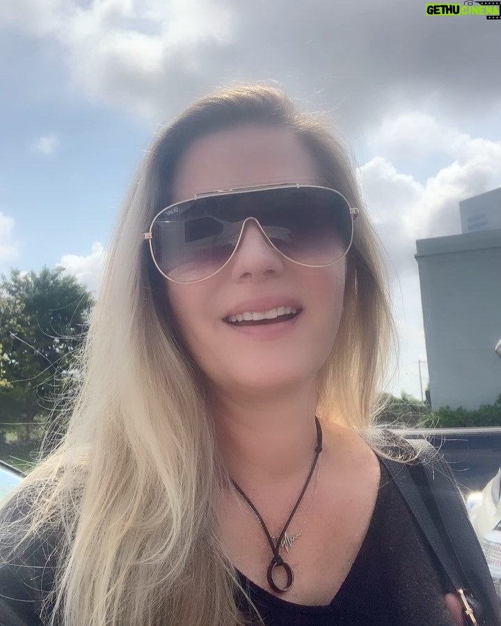 Sonya Smith - 19.9K Likes - 
