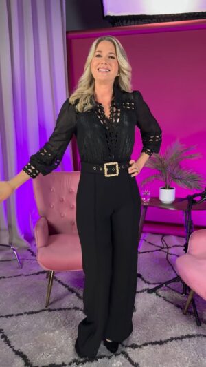 Sonya Smith Instagram - Feliz día!! Gracias Martha de @kapelboutique por tan bella ropa! Súper cómoda, elegante y casual. Me encanta! 💜⭐️💜⭐️💜#gratitud #gratitude #fashion