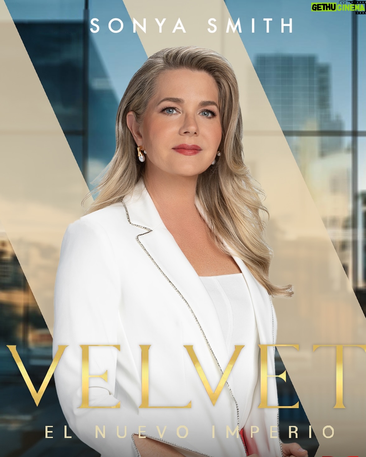 Sonya Smith - 12.8K Likes - Buenos días a todos feliz jueves!!!! Paso por aquí a saludarlos y a preguntarles Cuánto están disfrutando de la nueva producción de #velvetelnuevoimperio? Cuéntenme que piensan de la “Tía Pilar” ? Los leo!🤗🤗🤗#gratitude #gratitud #amolaactuacion #acting #loveofacting #series #seriesenespañol #jueves #thursday