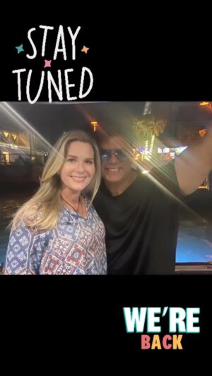 Sonya Smith Instagram - Feliz domingo a todos deseando que estén teniendo un hermoso fin de semana. Que alegría  pasar a saludarlos junto a @jorgeluispilaoficial Que estaremos tramando?..Vienen sorpresas muy pronto. No se las pierdan!😎😎😎😎#weareback #wearebackstrong #herewego #herewrgoagain #aquiestamos #deregresoalruedo  #pilasmith #pilasmithpower #pilasmith4ever #staytuned #conectados #gratitudeattitude #gratitud #friendship #jorgeluispila #sonyasmith