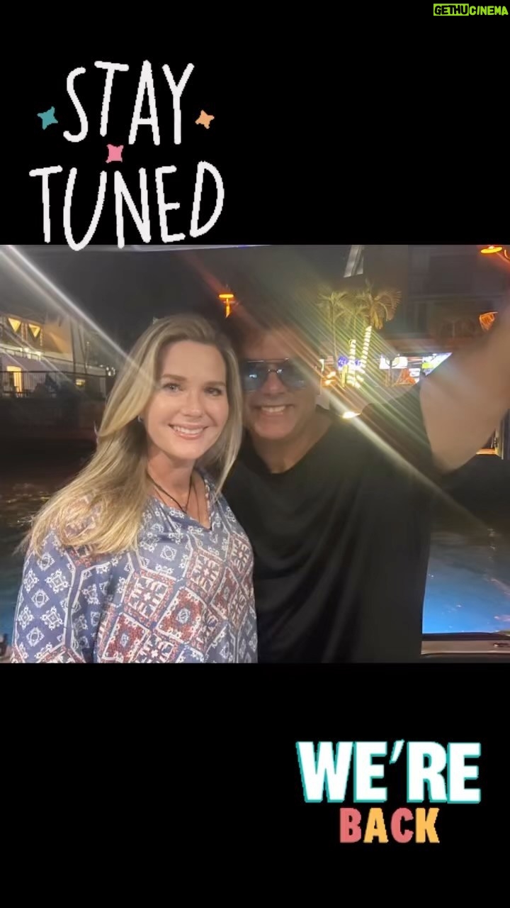 Sonya Smith - 10.1K Likes - Feliz domingo a todos deseando que estén teniendo un hermoso fin de semana. Que alegría  pasar a saludarlos junto a @jorgeluispilaoficial Que estaremos tramando?..Vienen sorpresas muy pronto. No se las pierdan!😎😎😎😎#weareback #wearebackstrong #herewego #herewrgoagain #aquiestamos #deregresoalruedo  #pilasmith #pilasmithpower #pilasmith4ever #staytuned #conectados #gratitudeattitude #gratitud #friendship #jorgeluispila #sonyasmith