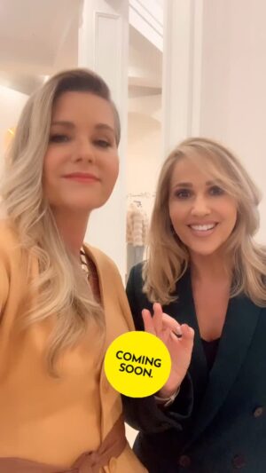Sonya Smith Instagram - Feliz jueves a todos!!!! Espero estén teniendo un lindo día. Ya muy pronto van a poder conocer a Pilar Marquez, una mujer ávida de control y poder que va por lo que quiere, y lucha hasta lograrlo. Muchas gracias @ivemachin por tan agradable entrevista. Ya saben, a partir del lunes 19 de mayo tienen una cita con #velvetelnuevoimperio por @telemundo @telemundoseries. No se la pueden perder!!! #gratitud #gratitude #acting #series #seriesenespañol #telemundo #telemundoseries