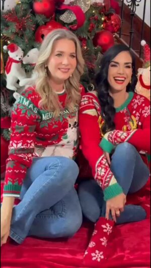 Sonya Smith Instagram - Feliz sábado a todos!!!
Aquí les comparto un pequeño  detrás de camara de lo que fue la sesión de fotos con la bella y simpática @ortizscarlet … No saben cómo nos hemos divertido!😂😂😂Gracias @kdproductionsoficial por tan linda producción! Pronto nos verán en la portada de @conexiones.magazine ⭐️⭐️⭐️⭐️