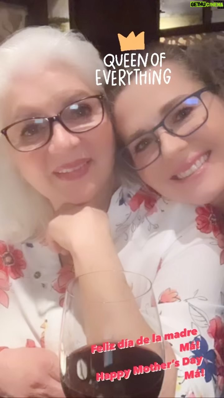 Sonya Smith - 3.2K Likes - Feliz día a todos y un abrazo en especial a todas esas madres inigualables en su día! Recordemos honrar a nuestras mamás todos los días de nuestra vida, no solamente en esta celebración. Ellas merecen ser amadas y consentidas siempre. Démosle gracias a esa mujer maravillosa que nos ha cuidado, querido, y guiado a lo largo de nuestra vida. Madre no solamente es aquella que da a luz, sino aquella que nos procura, la que se ha desvelado por nosotros, la que nos da ánimo, la que nos aúpa cuando nos sentimos derrotados y nos defiende sobre todas las cosas; a esa mujer que con su ejemplo nos hace mejores personas díganle siempre lo mucho que la aman y valoran…Yo por mi parte aprovecho saludarlas a todas en su día y le  agradezco a Dios  por bendecirme a diario con la mujer extraordinaria  a la que llamo mamá! Te amo Má! Feliz día! #happymothersday #felizdiadelamadre  #momsarethebest #teamomamá #loveyoumom #gratitud #gratitude #sunday #sundayfunday #domingo #felizdomingo