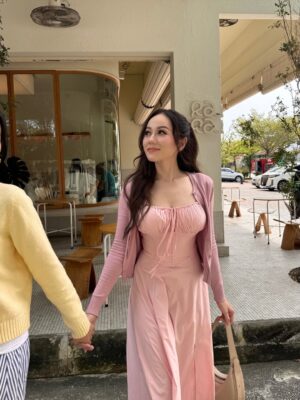 Sophia Albarakbah Instagram - 💛🩷 carefree days