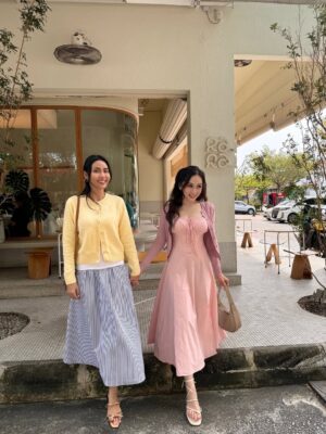 Sophia Albarakbah Instagram - 💛🩷 carefree days