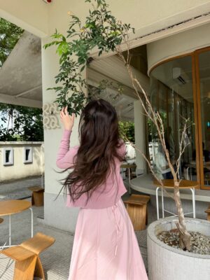 Sophia Albarakbah Instagram - 💛🩷 carefree days