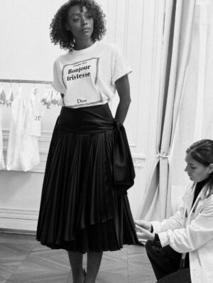 Sophie Wilde Instagram - I ❤️
@dior 
@jonathan.anderson

Congratulations on a beautiful show 🌹
