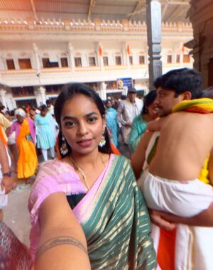 Sowmya Vivek Instagram - Ninagenu Naanu Needalee🧿🫶🏻❤️ 
Song says everything🥹🫂

#viral #trending #bestie