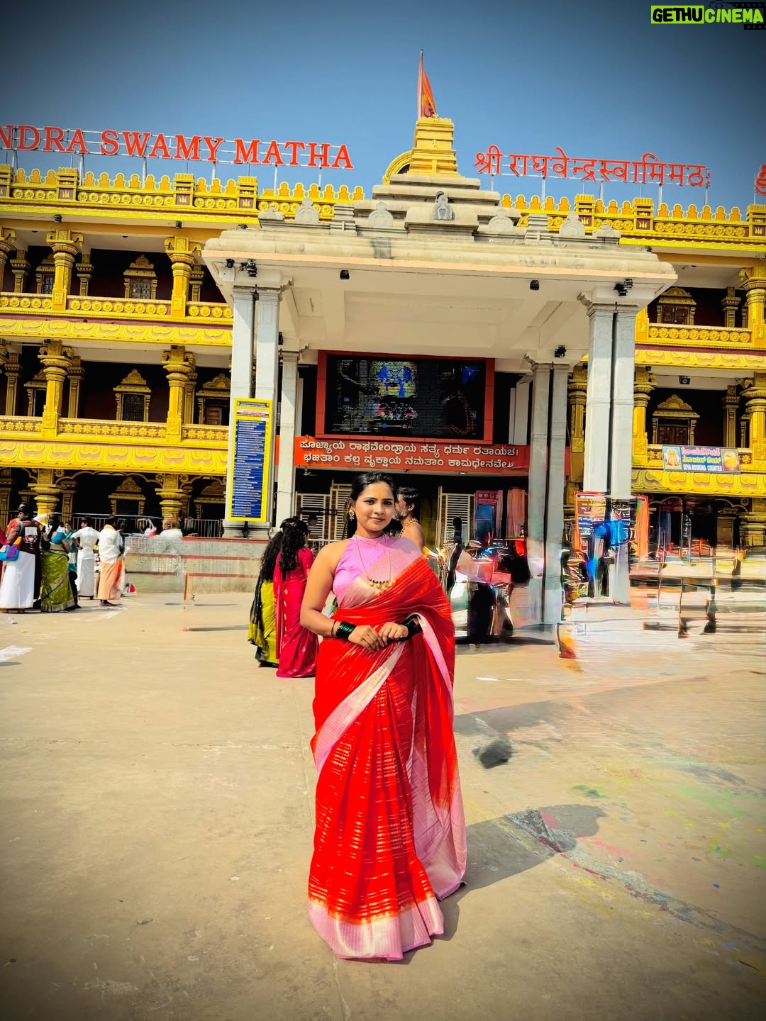 Sowmya Vivek - 3.7K Likes - Shri guru raghavendraya namaha🙏🏻🌸

#mantralaya 

Saree from :- @naachi.designs