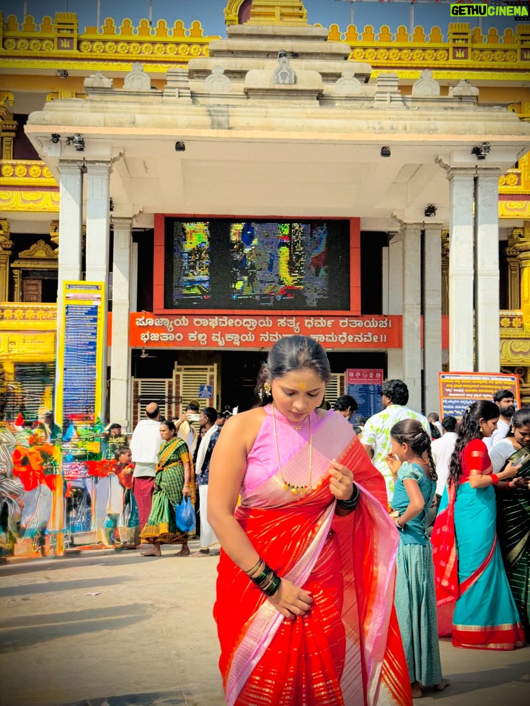 Sowmya Vivek - 3.7K Likes - Shri guru raghavendraya namaha🙏🏻🌸

#mantralaya 

Saree from :- @naachi.designs