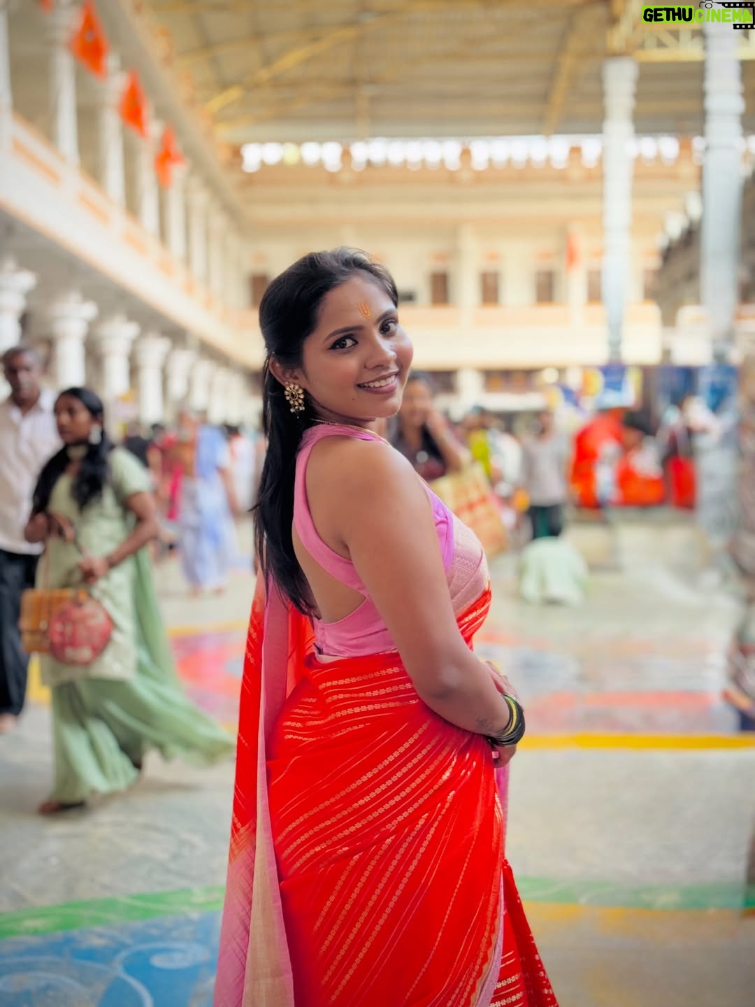 Sowmya Vivek - 4.4K Likes - ರಾಯರೇ🙏🏻🌸🙇🏻‍♀️

#mantralaya #rayaru