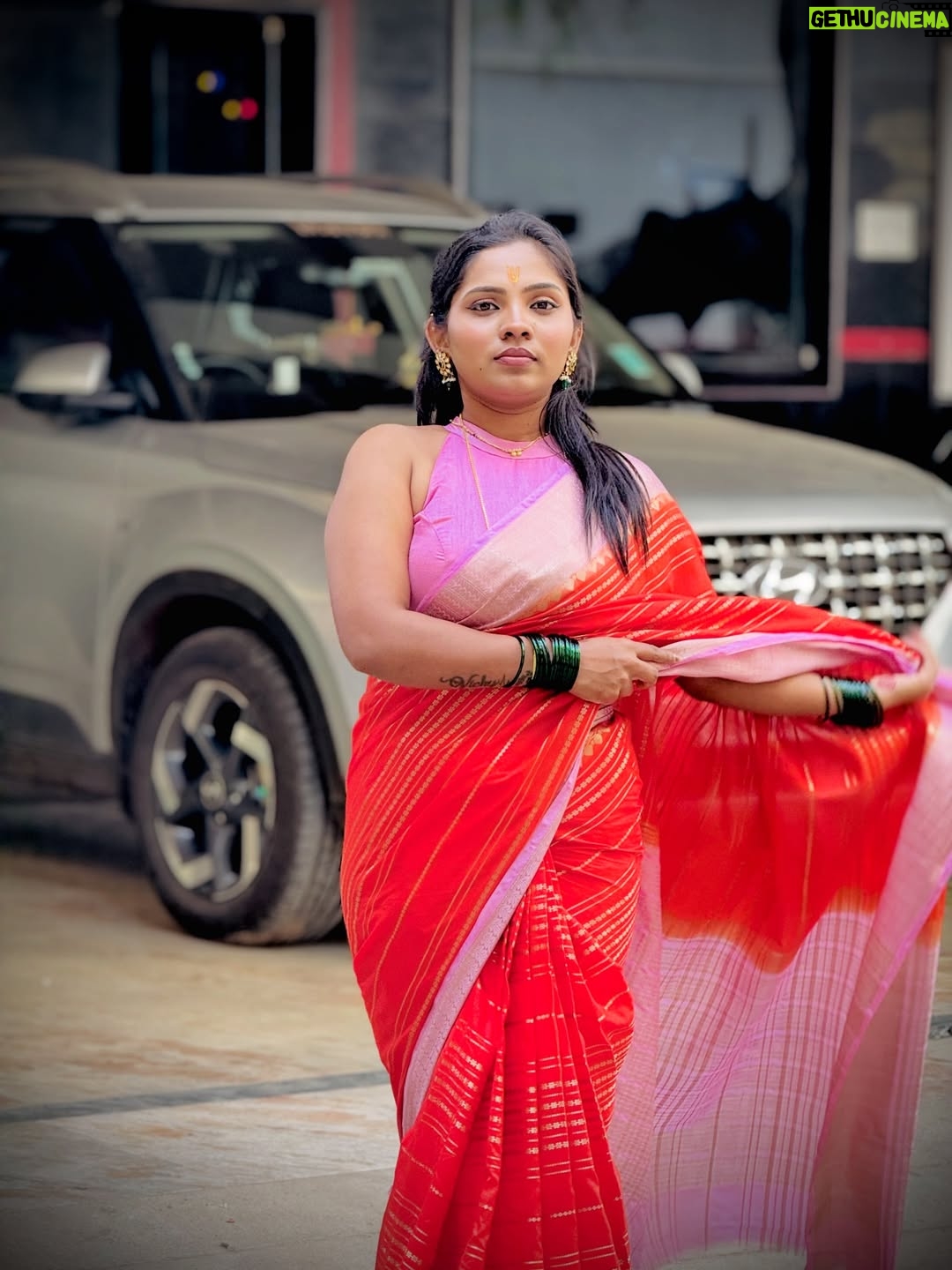 Sowmya Vivek - 3.7K Likes - Shri guru raghavendraya namaha🙏🏻🌸

#mantralaya 

Saree from :- @naachi.designs