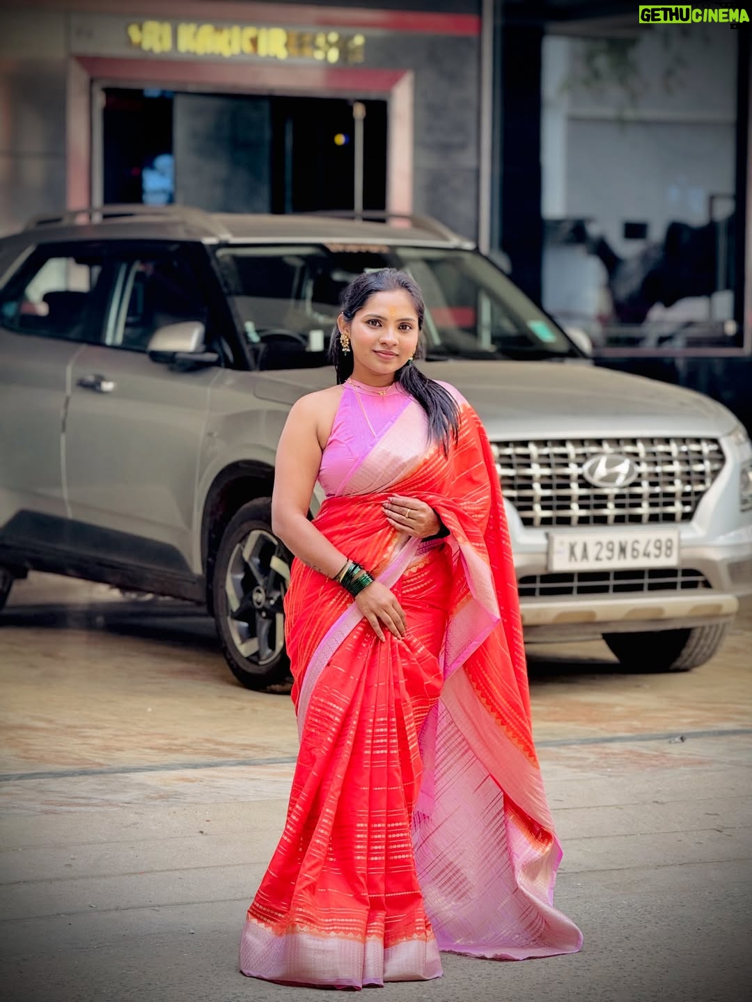 Sowmya Vivek - 3.7K Likes - Shri guru raghavendraya namaha🙏🏻🌸

#mantralaya 

Saree from :- @naachi.designs