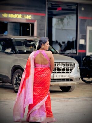 Sowmya Vivek Instagram - Shri guru raghavendraya namaha🙏🏻🌸

#mantralaya 

Saree from :- @naachi.designs