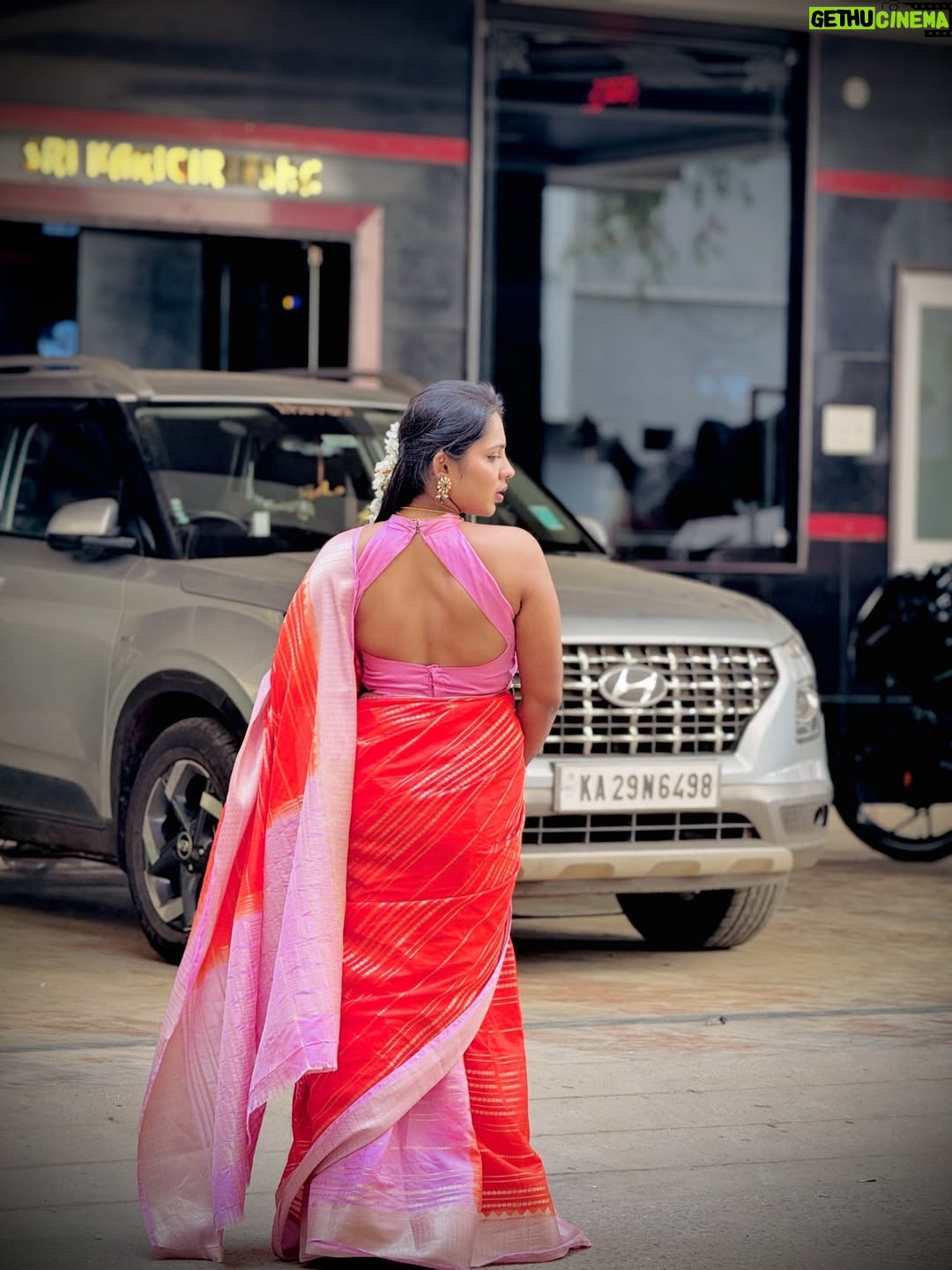 Sowmya Vivek - 3.7K Likes - Shri guru raghavendraya namaha🙏🏻🌸

#mantralaya 

Saree from :- @naachi.designs
