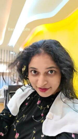 Sravani Varma Samanthapudi Instagram - 😍👉 @the_ambassador_hairsalon Unnave 3 punjeelu 4 😂😂 OMG
 #bangkokpilla #trending #telugu