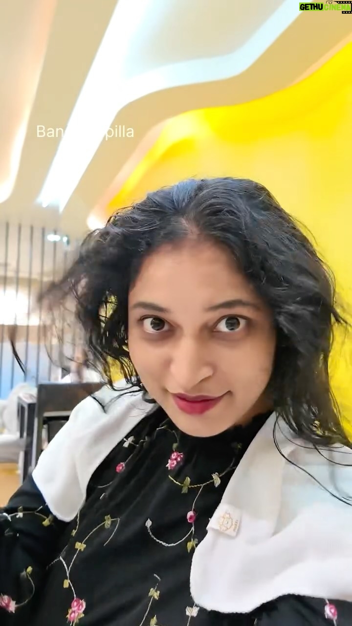 Sravani Varma Samanthapudi - 75K Likes - 😍👉 @the_ambassador_hairsalon Unnave 3 punjeelu 4 😂😂 OMG
 #bangkokpilla #trending #telugu