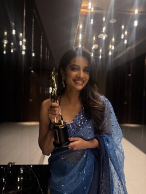 Sri Gouri Priya Instagram - Firsts are always special, they say!
My first SIIMA for my debut feature film in Tamizh - Lover!🥰
Receiving this Best debutante award has truly been a wonderful yet a humbling experience!
Big big thanks to God, universe, my parents, friends, well wishers, the makers and the co- actors of Lover, audience and to CINEMA!❤️
Thank you to the entire team of @siimawards ❤️
Styled by - @raji.raaga09 😘
Outfit - @varunchakkilam
Hair and Make up - @nihals_hairandbeautysalon
Accessories - @the_jewel_gallery
Shot by - @bickibossstudio