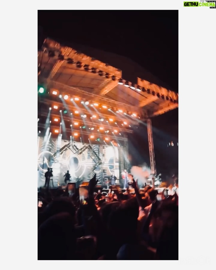 Srijhansi Mungalla - 3.8K Likes - In that moment, it was just him… my eyes admiring him, and my heart falling for his voice all over again. 🥹♥️

Karthik’s voice didn’t just sing—it healed my mood.
That’s the quiet magic of Karthik’s voice.♥️
.
.
.
#karthik #singerkarthik #concert #karthikconcert #kakinada