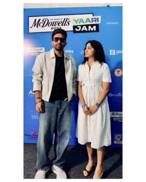 Srijhansi Mungalla Instagram - In that moment, it was just him… my eyes admiring him, and my heart falling for his voice all over again. 🥹♥️
Karthik’s voice didn’t just sing—it healed my mood.
That’s the quiet magic of Karthik’s voice.♥️
.
.
.
#karthik #singerkarthik #concert #karthikconcert #kakinada