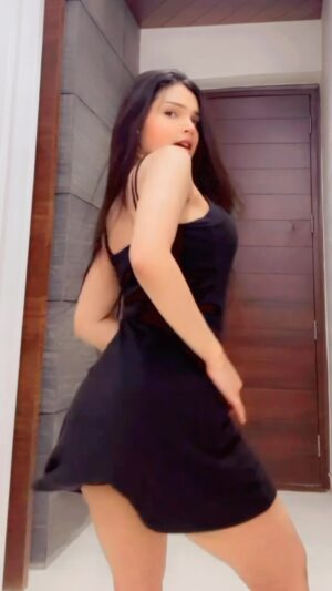 Srish Shukla Instagram - Kudi Kehndiš„µ
#sriiishh #srishshukla #trendingreels #trending