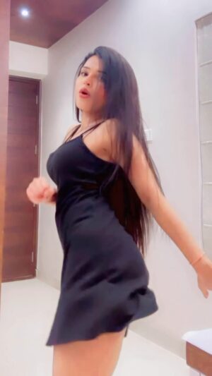 Srish Shukla Instagram - Kudi Kehndiš„µ
#sriiishh #srishshukla #trendingreels #trending