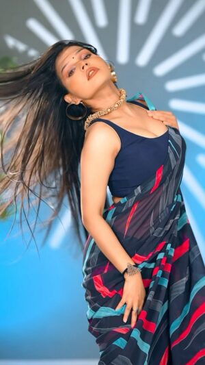 Srish Shukla Instagram - Choli Ke Peeche Kya Haiš„
#sriiishh #srishshukla #trending #trendingreels