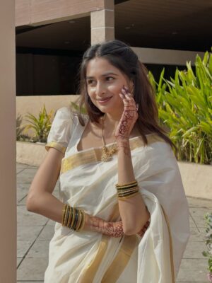 Srushti Ambavale Instagram - He said ‘ Want to see puran poli in idli sambar’🤍