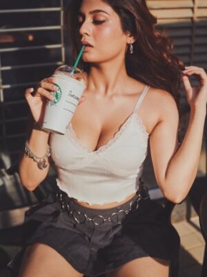 Srushti Bannatti Instagram - 📸 @saurabh_sonkar 

#streetwear 
#cuteoutfitideas 

#aestheticoutfit 
Cute photoshoot
Skirt
Sporty outfit 
Cute outfits 
Photoshoot ideas
Coffee