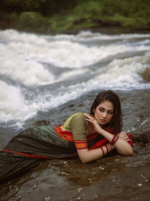 Srushti Bannatti Instagram - I was about to fall here
@theoutcastsoul 

#potraits #photoshoot #saree #monsoons 
 
Indian look
Traditional cotton saree
Monsoon
Rain
Nature
Wet look
Vintage inspo