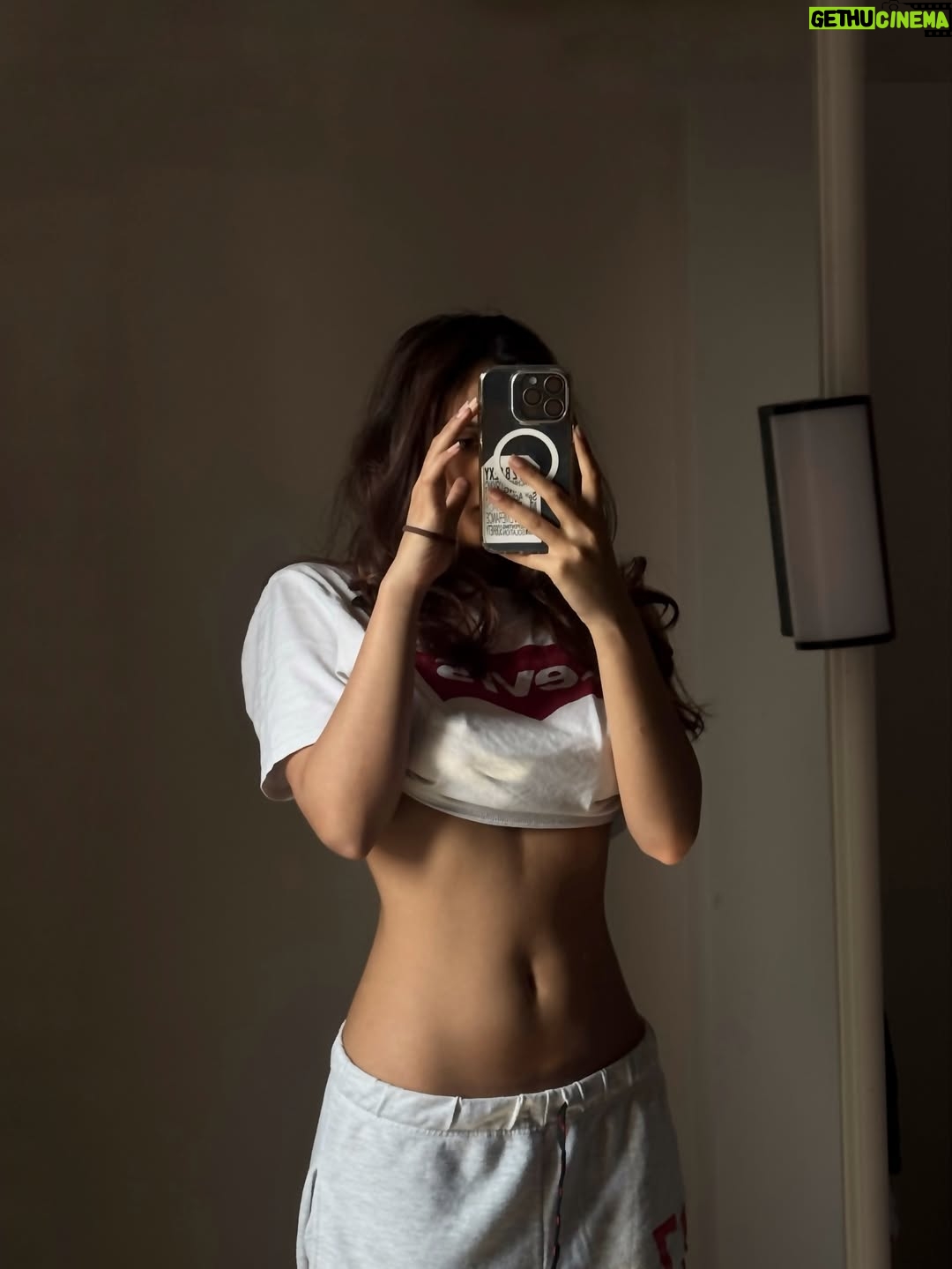 Srushti Bannatti - 33.4K Likes - Ill miss you cc😔

#dump #november 

Cafes
Outfit inspiration 
Food 
Travel
Events
Restaurant 
Picture dump
2025 
Aesthetic