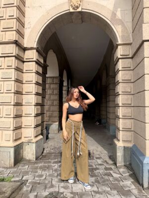 Srushti Bannatti Instagram - Cat was a paid actor 
Pants @eevz.in 

#fyp #streetwear 

#outfitinspo 

Street style
Pant skirt