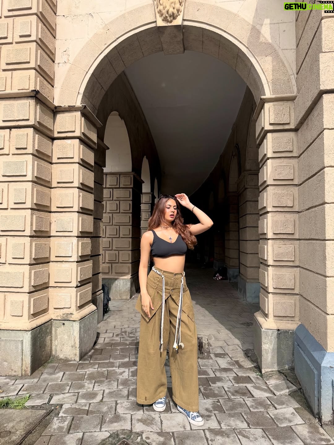 Srushti Bannatti - 27.4K Likes - Cat was a paid actor 
Pants @eevz.in 

#fyp #streetwear 

#outfitinspo 

Street style
Pant skirt