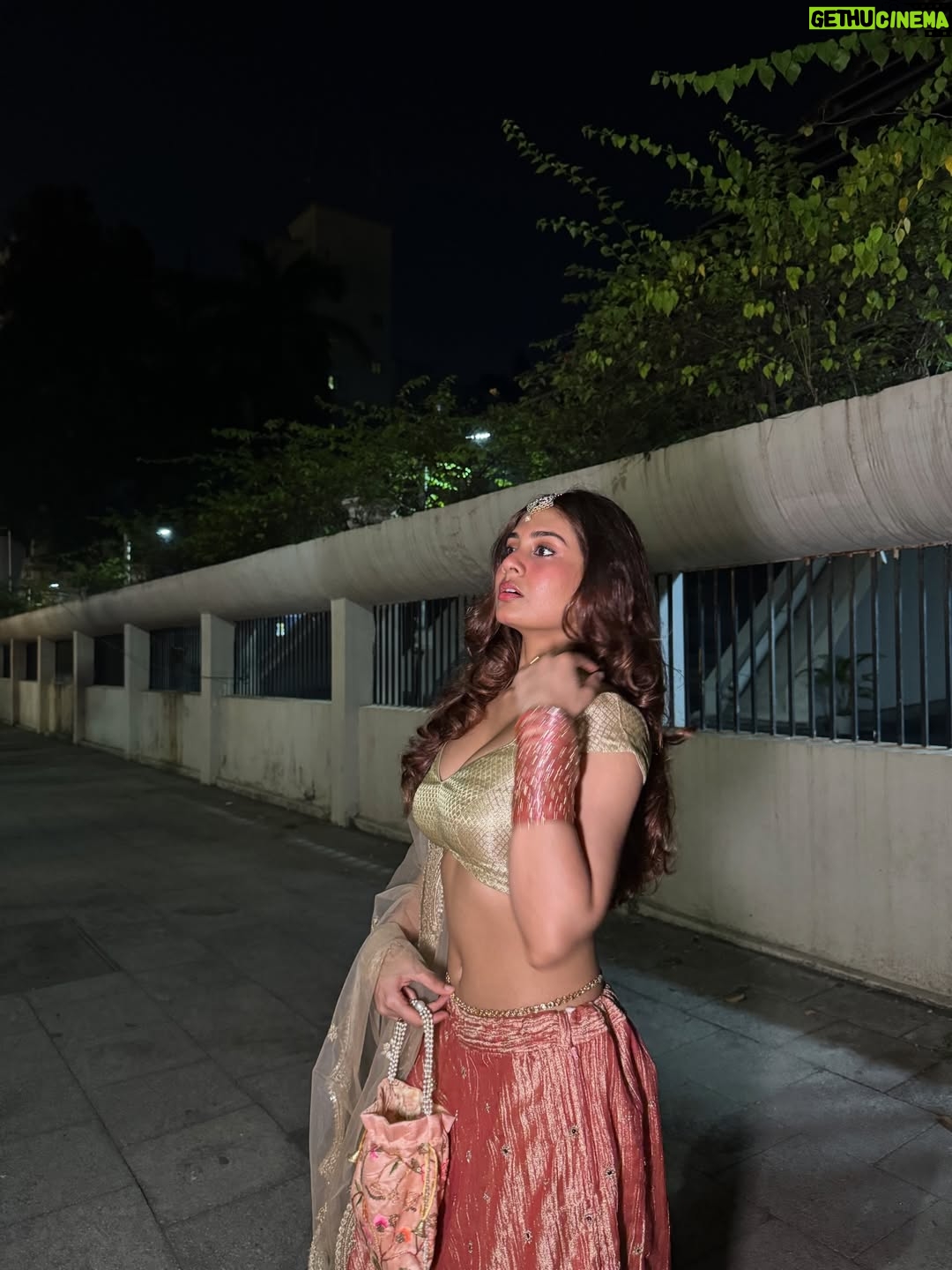 Srushti Bannatti - 37.8K Likes - Flipping hair like diva

#diwalilook #indianoutfit 
#shaadiseason

Wedding guest 
Indian look
Traditional wear
Lehenga 
Outfit inspiration