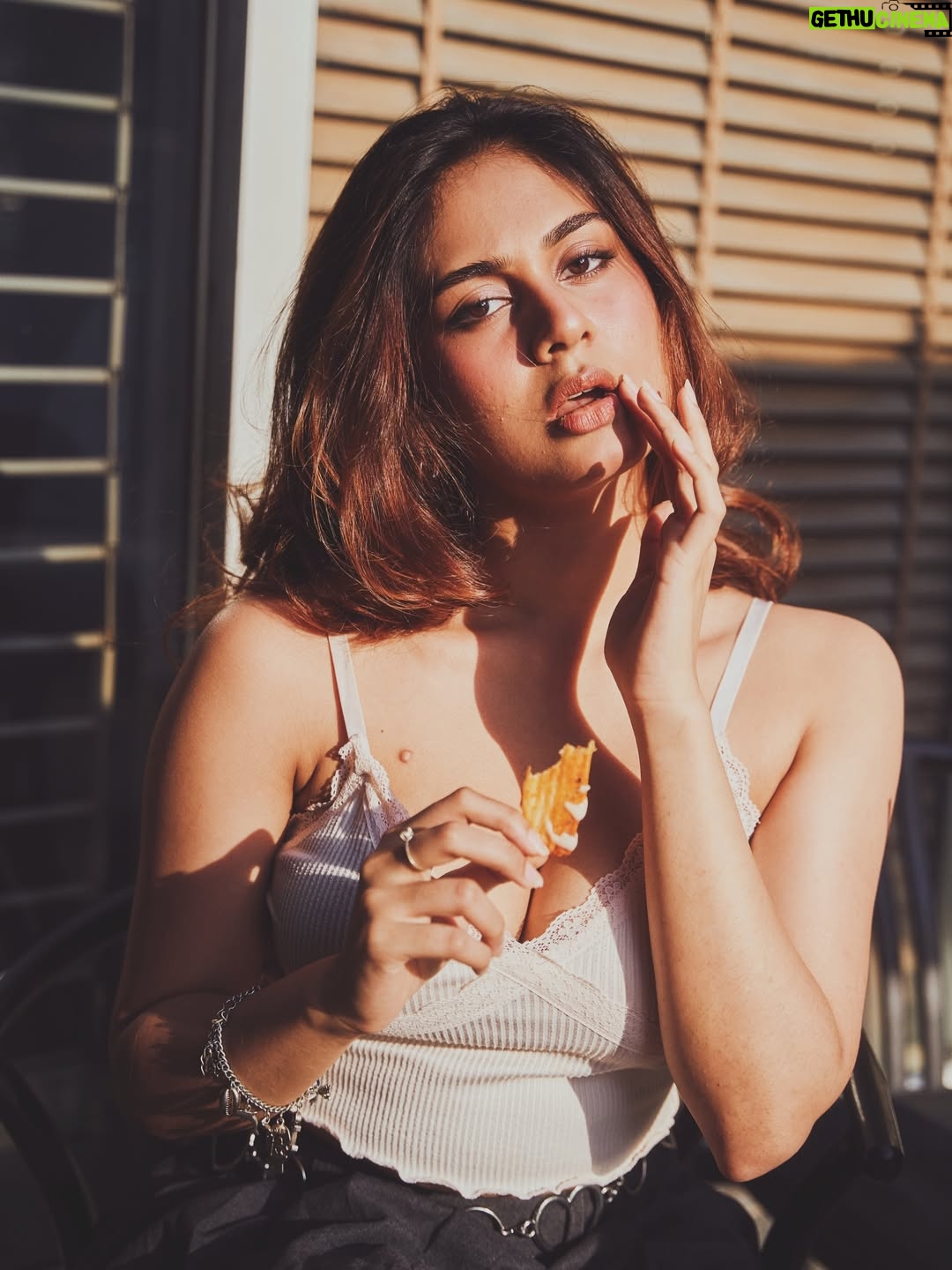 Srushti Bannatti - 34.5K Likes - 📸 @saurabh_sonkar 

#streetwear 
#cuteoutfitideas 

#aestheticoutfit 
Cute photoshoot
Skirt
Sporty outfit 
Cute outfits 
Photoshoot ideas
Coffee