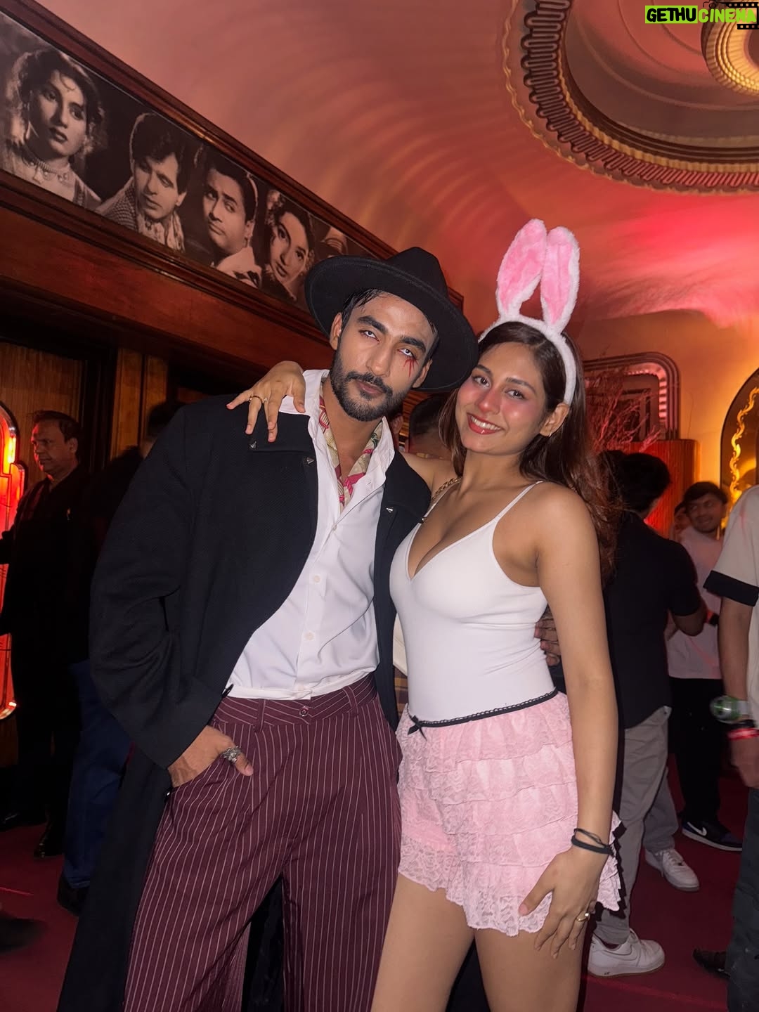 Srushti Bannatti - 43.9K Likes - @casabacardiin @homegrownin 
#halloween 
#outfitinspo #ootn