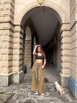 Srushti Bannatti Instagram - Cat was a paid actor 
Pants @eevz.in 

#fyp #streetwear 

#outfitinspo 

Street style
Pant skirt